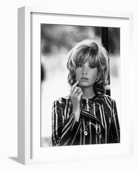 Kill Me Quick, I'm Cold, Monica Vitti, 1967-null-Framed Photo