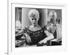 Kim Novak and le realisateur Otto Preminger sur le tournage du film L'Homme au bras d'or THE MAN WI-null-Framed Photo