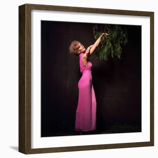 Kim Novak IN THE 60'S (photo)-null-Framed Photo