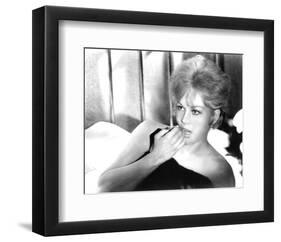 Kim Novak, Of Human Bondage (1964)-null-Framed Photo