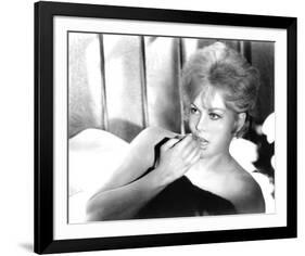 Kim Novak, Of Human Bondage (1964)-null-Framed Photo