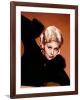 Kim Novak (photo)-null-Framed Photo