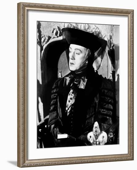 Kind Hearts and Coronets, Alec Guinness, 1949-null-Framed Photo