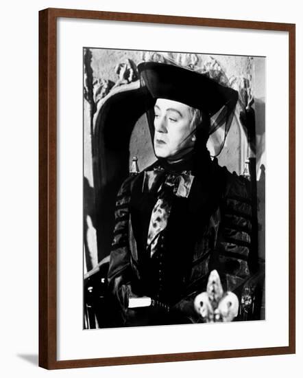 Kind Hearts and Coronets, Alec Guinness, 1949-null-Framed Photo