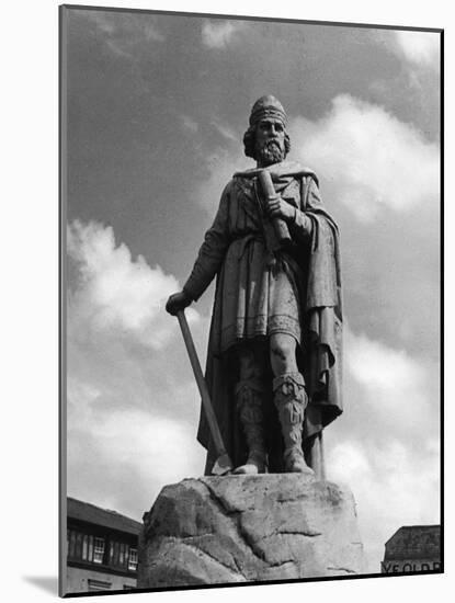 King Alfred, Wantage-null-Mounted Photographic Print