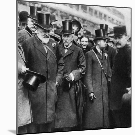 King Edward's Derby Triumph, Epsom, Surrey, 1909-null-Mounted Giclee Print