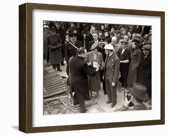 King George VI and Queen Elizabeth Visit the East End, London During WWII-null-Framed Photographic Print