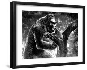 King Kong, Kong with Fay Wray, 1933-null-Framed Photo