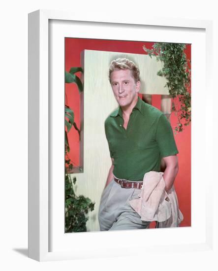 KIRK DOUGLAS (photo)-null-Framed Photo