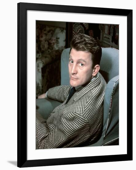 KIRK DOUGLAS (photo)-null-Framed Photo