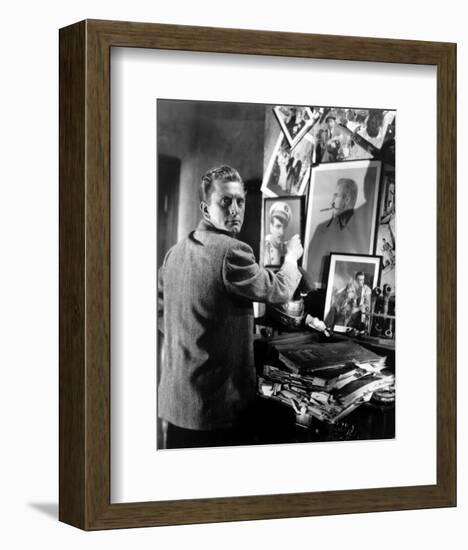 Kirk Douglas-null-Framed Photo