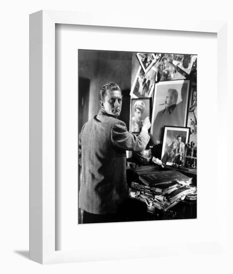 Kirk Douglas-null-Framed Photo