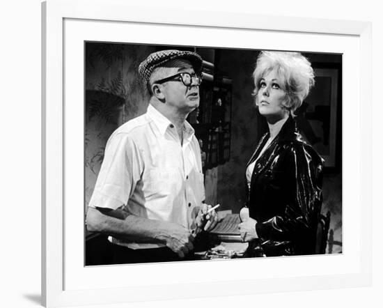 KISS ME STUPID, 1964 directed by BIILY WILDER On the set, Billy Wilder and Kim Novak (b/w photo)-null-Framed Photo