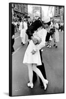 Kissing on VJ Day-Alfred Eisenstaedt-Framed Poster