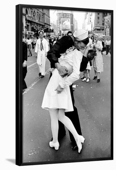 Kissing on VJ Day-Alfred Eisenstaedt-Framed Poster