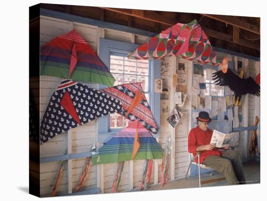 Kite Man, Kites For Sale or Renton Nantucket, August 1974-Alfred Eisenstaedt-Stretched Canvas