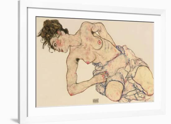 Kneider Weiblicher Halbakt, 1917-Egon Schiele-Framed Giclee Print