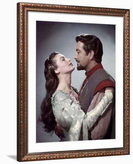 KNIGHTS OF THE ROUND TABLE, 1953 directed by RICHARD THORPE Ava Gardner and Robert Taylor (photo)-null-Framed Photo