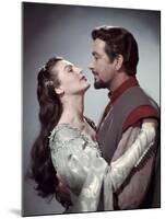 KNIGHTS OF THE ROUND TABLE, 1953 directed by RICHARD THORPE Ava Gardner and Robert Taylor (photo)-null-Mounted Photo