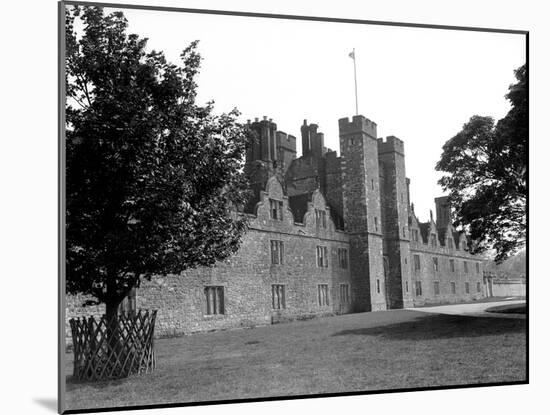 Knole House, Sevenoaks, West Kent, Circa 1920-Daily Mirror-Mounted Photographic Print