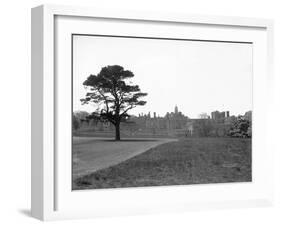 Knole House, Sevenoaks, West Kent, Circa 1920-Daily Mirror-Framed Photographic Print