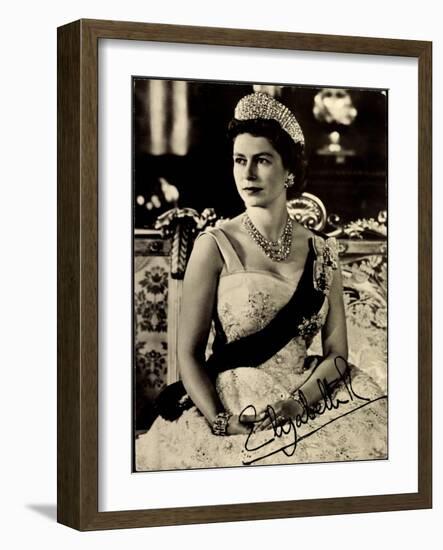 Königin Elisabeth Ii Von England, Juwelen, Krone-null-Framed Giclee Print