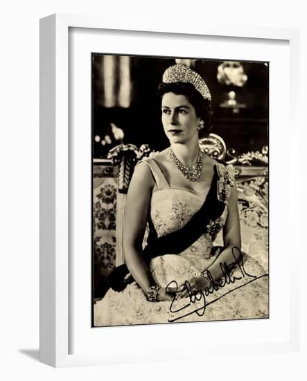Königin Elisabeth Ii Von England, Juwelen, Krone-null-Framed Giclee Print