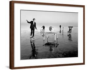 Konferenzen 10-Jaschi Klein-Framed Photographic Print