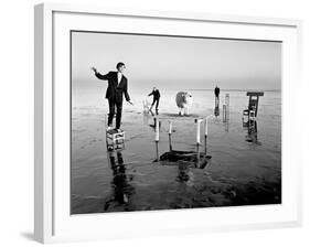 Konferenzen 10-Jaschi Klein-Framed Photographic Print