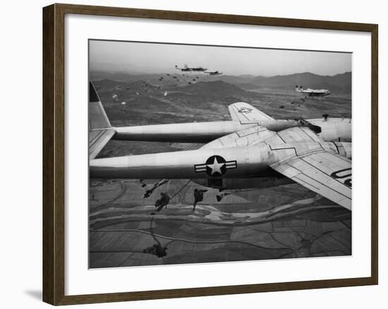 Korean War Airborne-Max Desfor-Framed Photographic Print