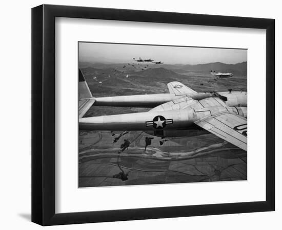 Korean War Airborne-Max Desfor-Framed Photographic Print