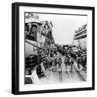 Korean War Marines USS Henrico-Associated Press-Framed Photographic Print