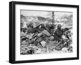 Korean War: Soldiers-null-Framed Premium Photographic Print