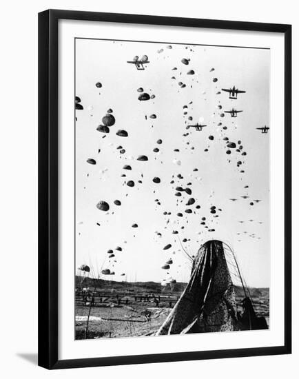 Korean War-Associated Press-Framed Premium Photographic Print