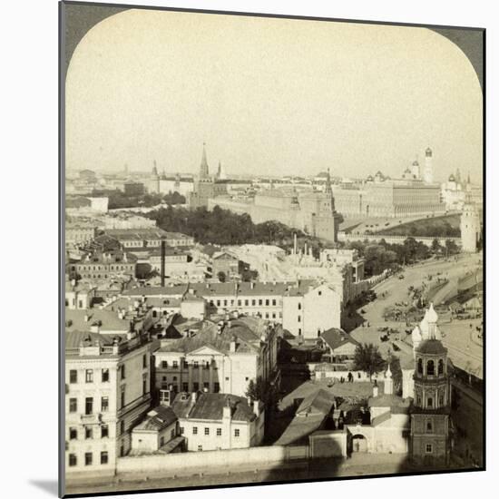 Kremlin Wall, Moscow, Russia-Underwood & Underwood-Mounted Photographic Print