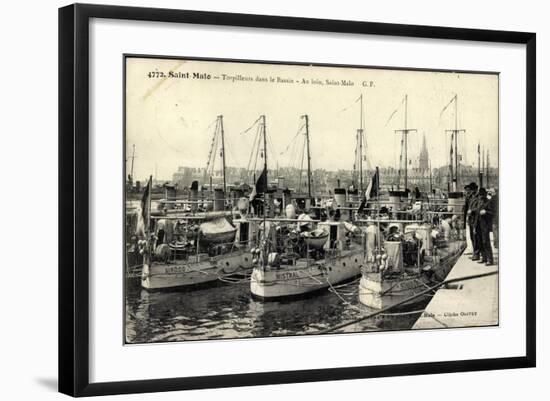 Kriegsschiffe Im Hafen Von Saint Malo-null-Framed Giclee Print