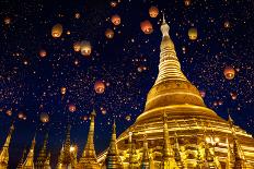 Shwedagon Pagoda with Larntern in the Sky, Yangon Myanmar-Krunja-Photographic Print