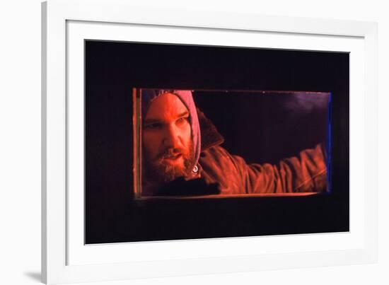 KURT RUSSELL. "THE THING" [1982], directed by JOHN CARPENTER.-null-Framed Photographic Print