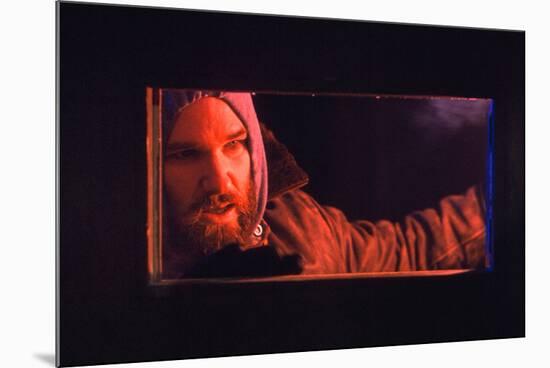 KURT RUSSELL. "THE THING" [1982], directed by JOHN CARPENTER.-null-Mounted Photographic Print