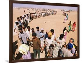 Kuwait Refugees Wait for Bread 1990-Jeff Widener-Framed Photographic Print