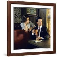 KYLE MacLACHLAN; SHERILYN FENN. "Twin Peaks" [1990], directed by DAVID LYNCH.-null-Framed Photographic Print