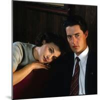 KYLE MacLACHLAN; SHERILYN FENN. "Twin Peaks" [1990], directed by DAVID LYNCH.-null-Mounted Photographic Print