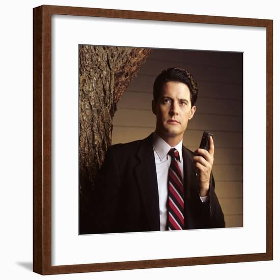 KYLE MacLACHLAN. "Twin Peaks" [1990], directed by DAVID LYNCH.-null-Framed Photographic Print