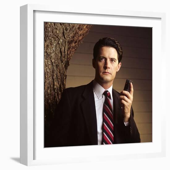 KYLE MacLACHLAN. "Twin Peaks" [1990], directed by DAVID LYNCH.-null-Framed Photographic Print