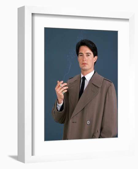 KYLE MacLACHLAN. "Twin Peaks" [1990], directed by DAVID LYNCH.-null-Framed Photographic Print