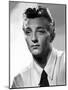 L'acteur americain Robert Mitchum (1917- 1997) vers, 1947 --- American actor Robert Mitchum (1917- -null-Mounted Photo