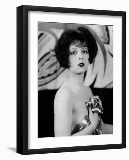 L'actrice americaine Clara Bow (1905- 1965) (b/w photo)-null-Framed Photo