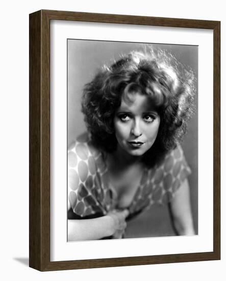 L'actrice americaine Clara Bow (1905- 1965) (b/w photo)-null-Framed Photo