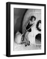 L'actrice americaine Clara Bow (1905- 1965) (b/w photo)-null-Framed Photo