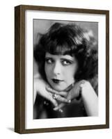 L'Actrice Americaine Clara Bow (1905-1965)-null-Framed Photo